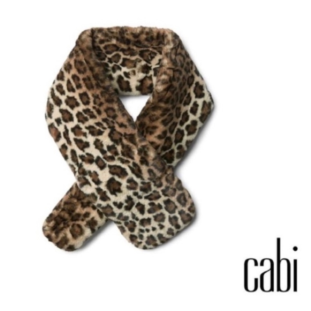 NWT Cabi Bunlde Up Scarf
